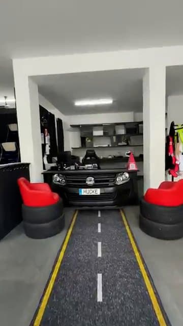 Empfang mit Fahrbahn-Teppich und Fahrzeugfront